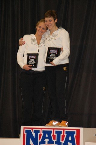 SCAD's Heather Librizzi and Caroline Lepesant finished 1-2 in the womens' 1650 freestyle. (Credit: Anne Lepesant)
