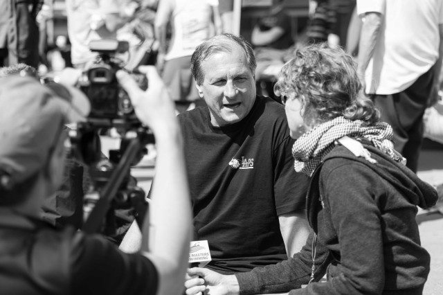 Vic Wagoner spends time sharing his inspirational story with USMS (Photo: Mike Lewis - Courtesy of U.S. Masters Swimming)