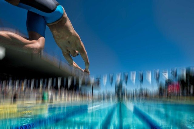 Tom Shields off the blocks (photo: Mike Lewis, Ola Vista Photography)