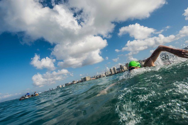 The start of the first wave (photo: Mike Lewis, Ola Vista Photography)
