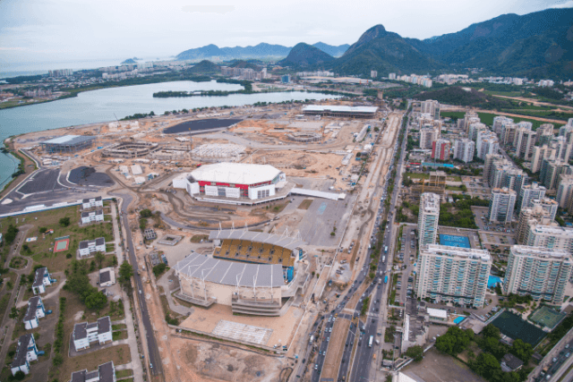 Overview of the Barra Olympic Park In the foreground, the Maria Lenk Aquatic Centre, which will host other aquatic disciplines. (Photo: Rio 2016/Alex Ferra)