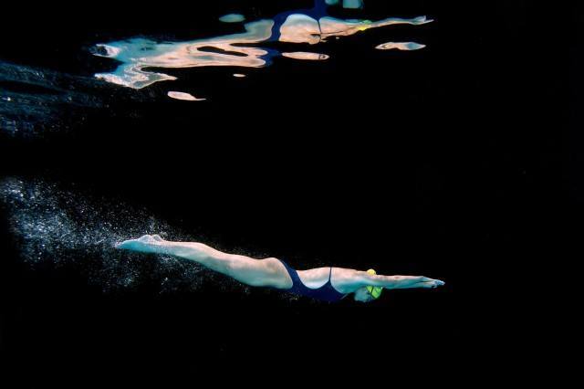 underwater swimming Mike Lewis