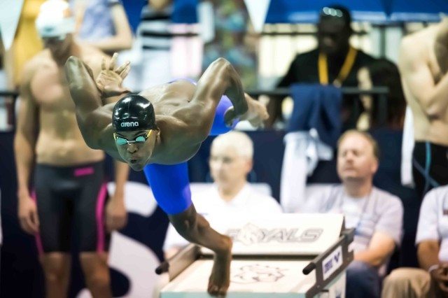 Renzo Tjon A Joe off in the 50 free (photo: Mike Lewis, Ola Vista Photography)