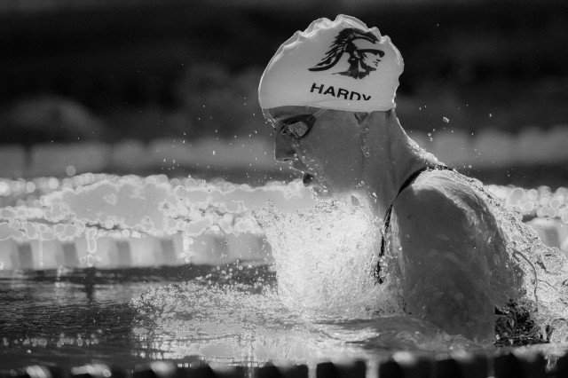 Jessica Hardy in the finals of the 100 breast (photo: Mike Lewis, Ola Vista Photography)