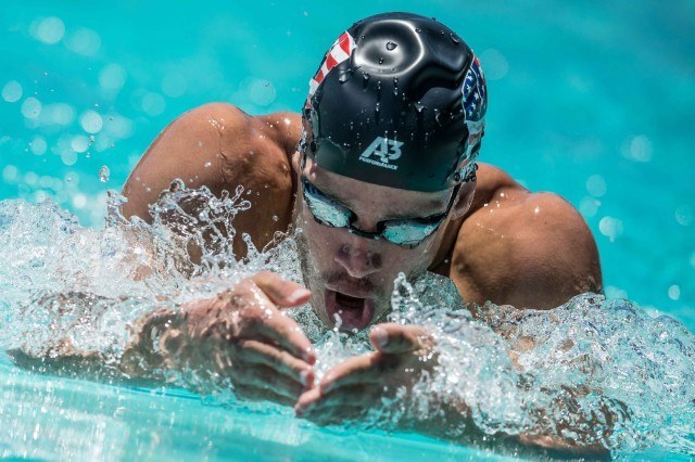 Michael Weiss in the 400IM at the Arena Pro Swim Series in Santa Clara (photo: Mike Lewis, Ola Vista Photography)