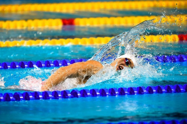Sun Yang wins gold in the 800 free at the 2015 FINA world championships Kazan Russia (photo: Mike Lewis, Ola Vista Photography)