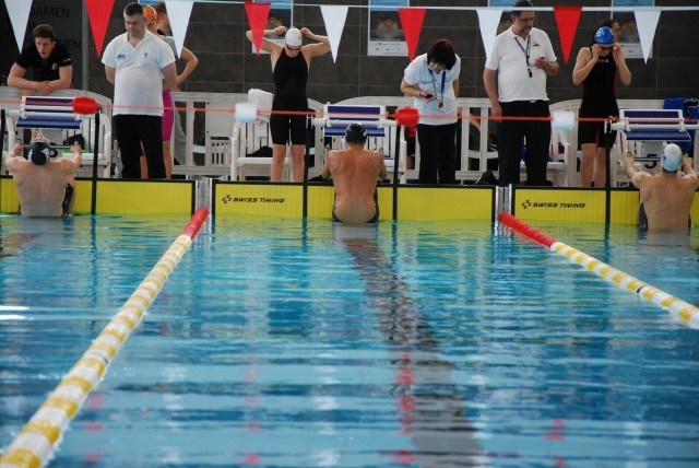 Christian Diener startet über die 100 m Rücken.