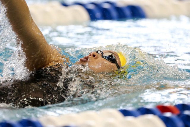 Cal's Celina Li mid-stroke in her backstroke leg of the 400 IM. Photo Credits: Tim Binning/TheSwimPictures.com
