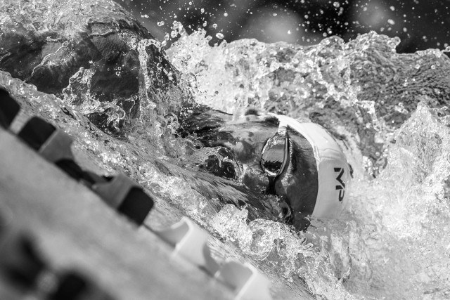 Michael Phelps in the 200 freestyle at teh Mesa Pro Swim Series stop (photo: Mike Lewis)