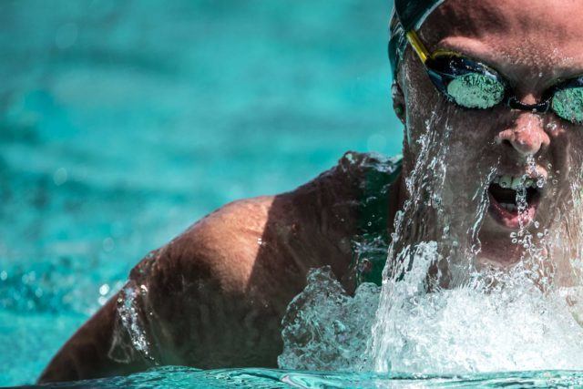 Keryn McMaster in the prelims of the 400IM at the Arena Pro Swim in Santa Clara (photo: Mike Lewis)