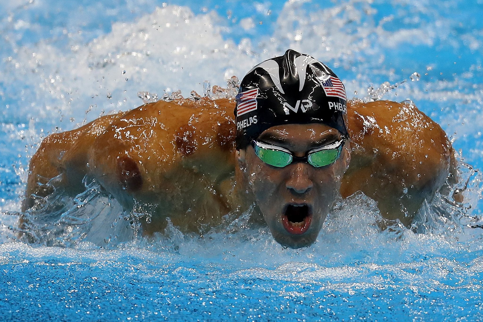 michael-phelps-vs-michael-phelps-in-the-olympic-200-butterfly