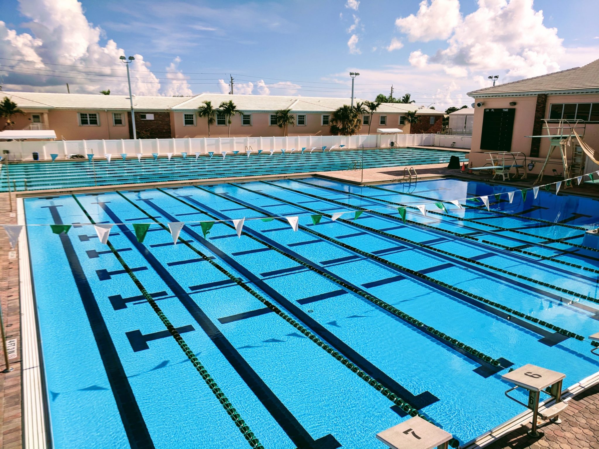 16 Year Old Julia Podkoscielny Swims A 1 55 39 In 0 Back Breaks Lsc Record